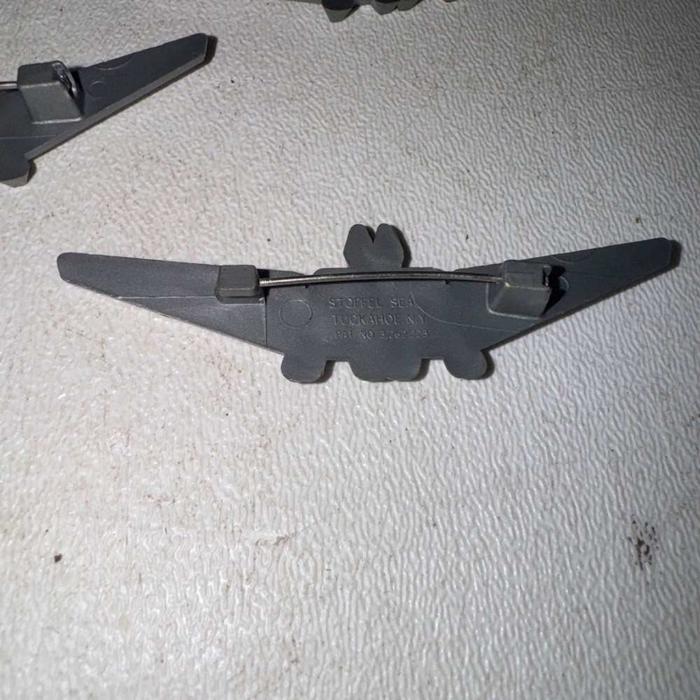 THREE AMERICAN AIRLINES CHILDS WINGS PINS MADE BY STOFFEL SEALS TUCKAHOE NY - Picture 5 of 10
